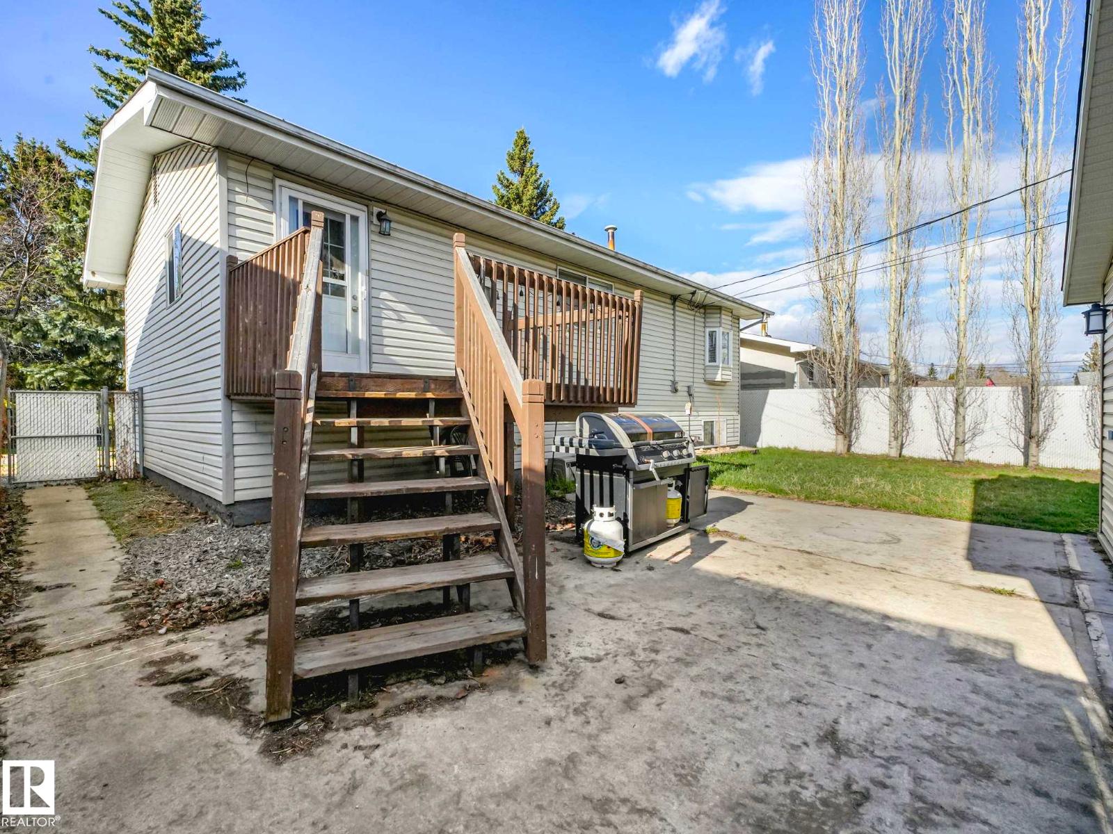 32 Manor DR, Spruce Grove