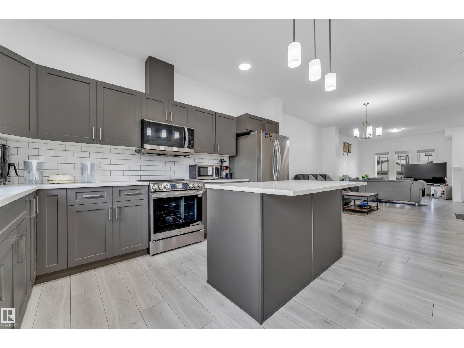3016 4 ST NW, Edmonton