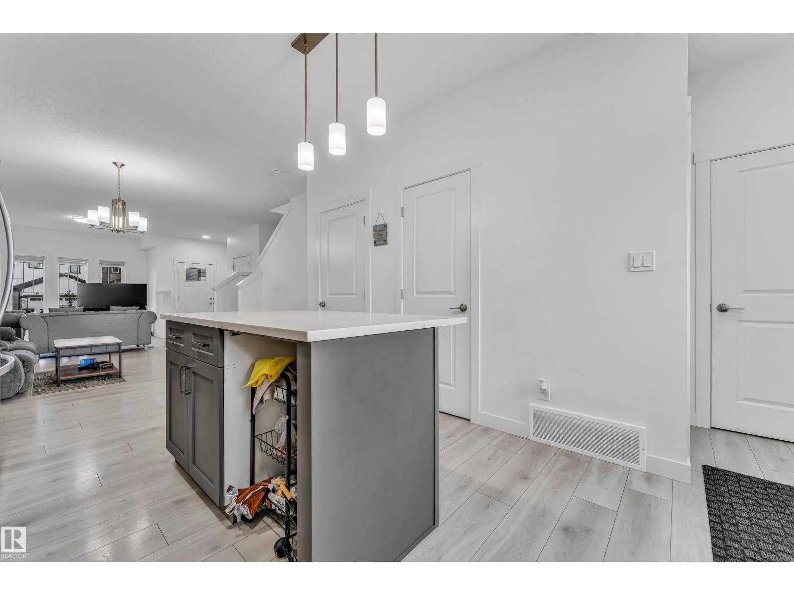 3016 4 ST NW, Edmonton