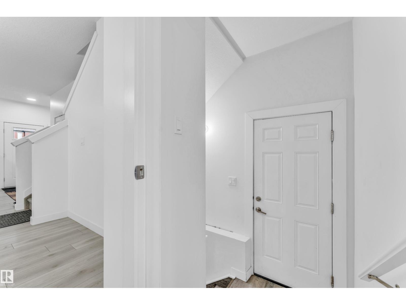 3016 4 ST NW, Edmonton