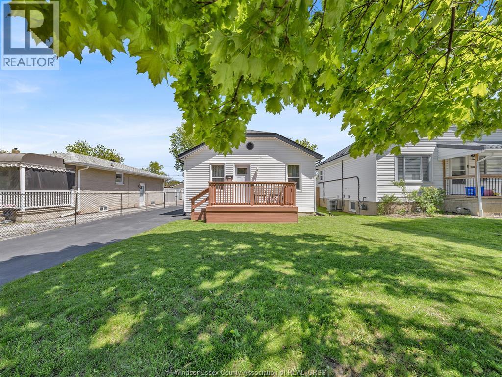 1588 BUCKINGHAM, Windsor, Ontario, N8T2A4 — Photo 35