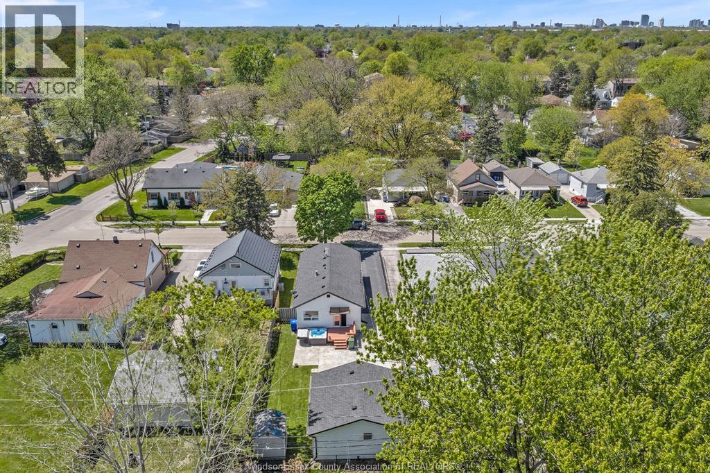 1588 BUCKINGHAM, Windsor, Ontario, N8T2A4 — Photo 4
