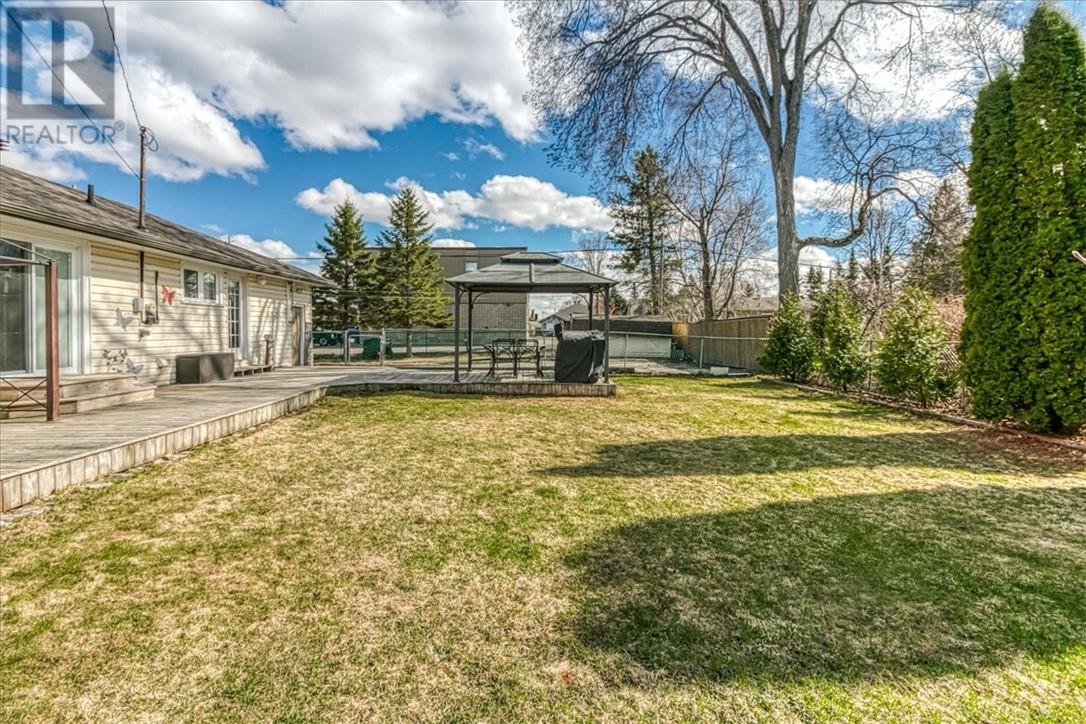 3711 Clarence, Val Caron, Ontario, P3N1H4 — Photo 8