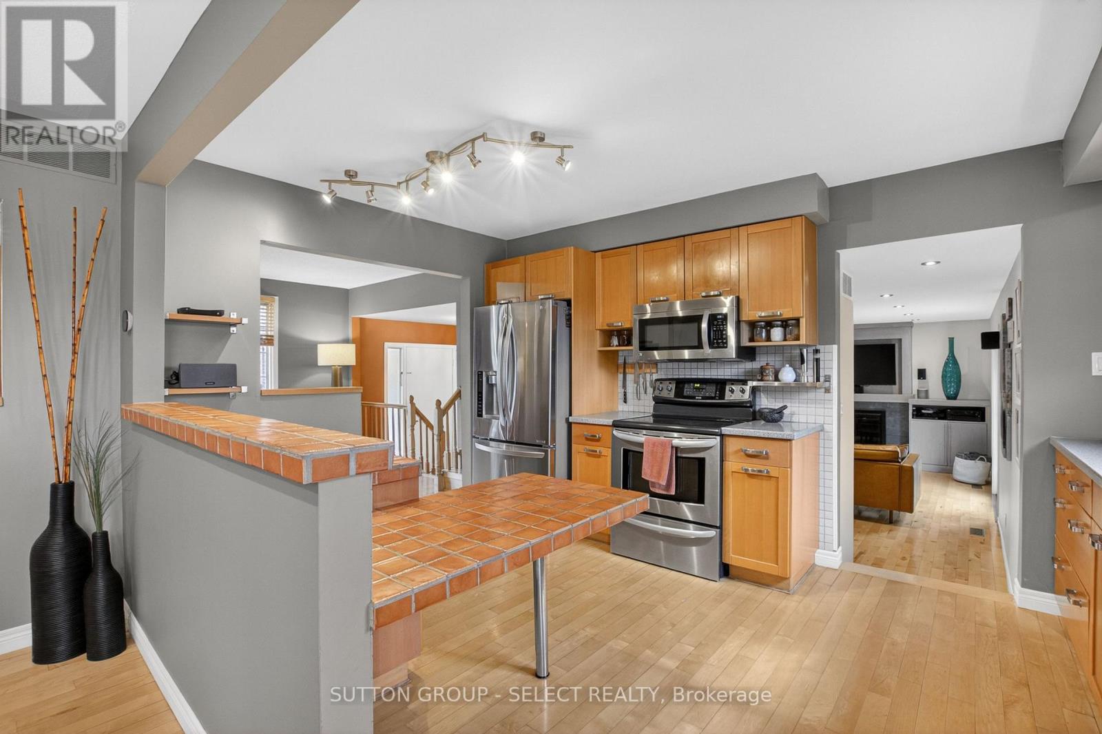 574 CRANBROOK ROAD S - 12