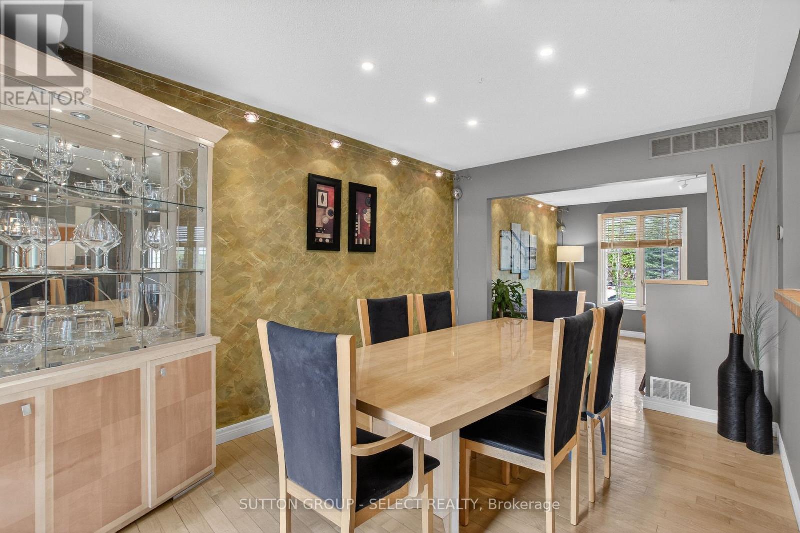574 CRANBROOK ROAD S - 13