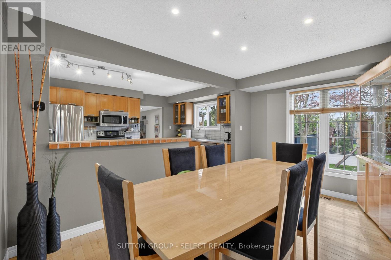 574 CRANBROOK ROAD S - 14