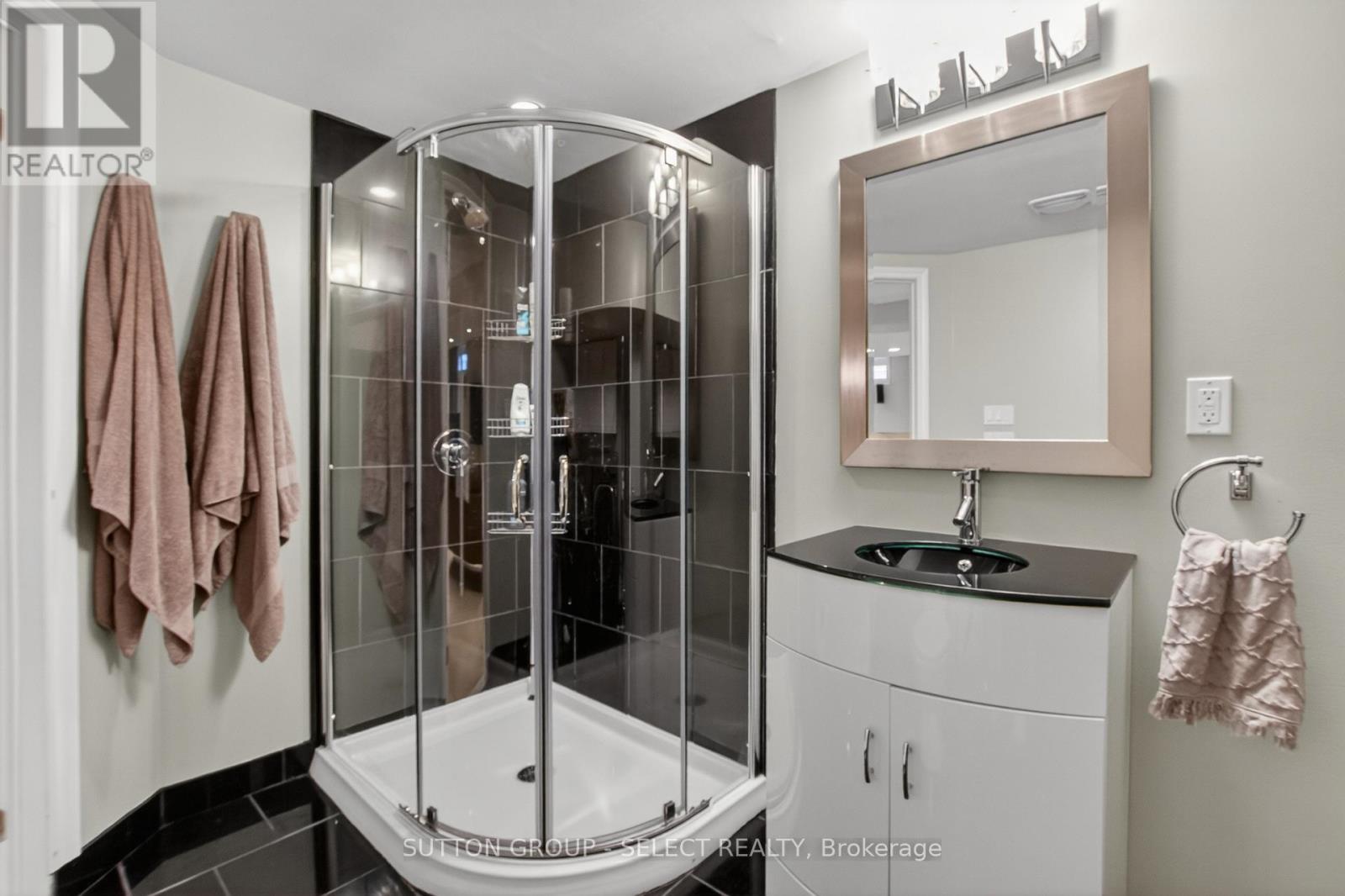 574 CRANBROOK ROAD S - 35