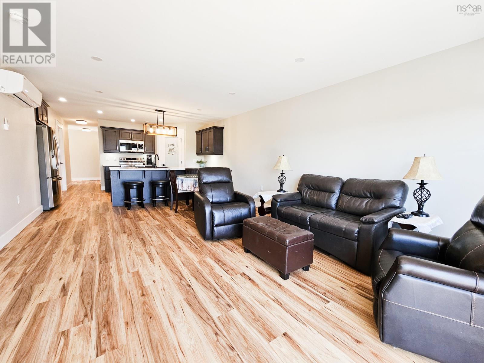 Property 8 of 33 of 79 Kent Road