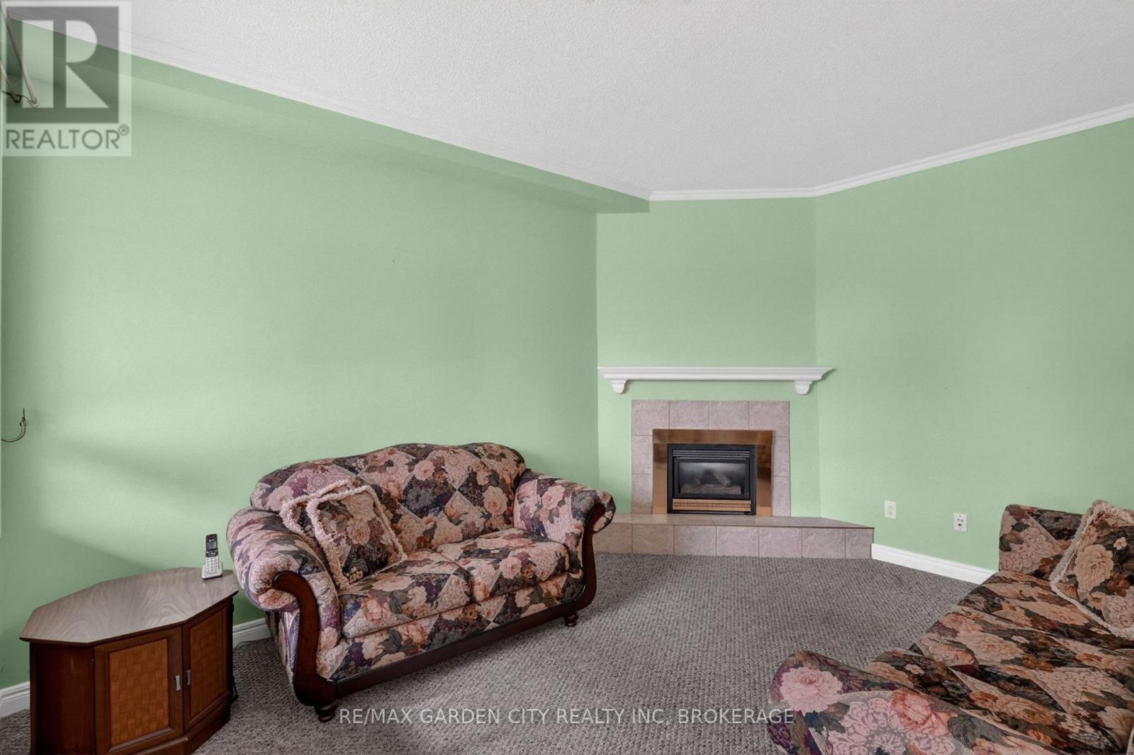 8 CHRISTINA COURT - 17