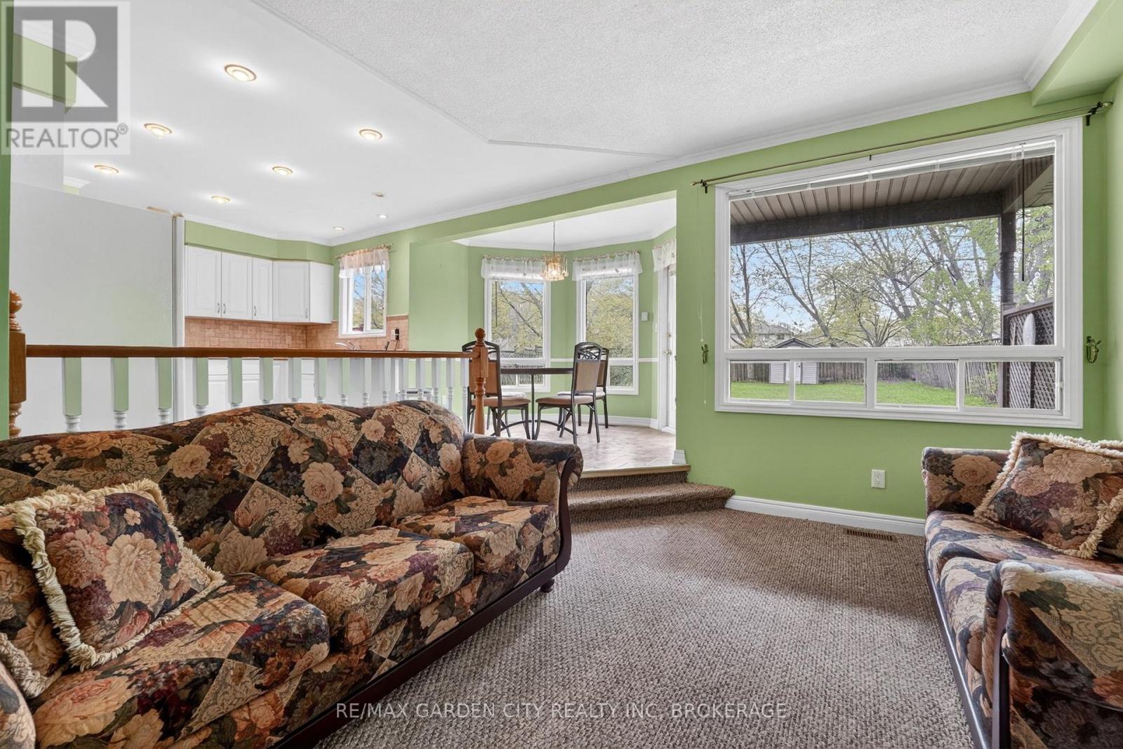 8 CHRISTINA COURT - 19