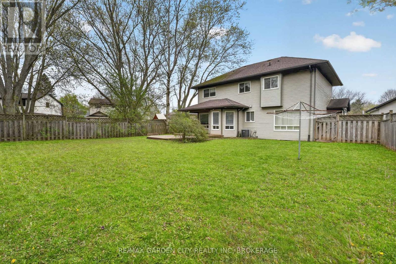8 CHRISTINA COURT - 41