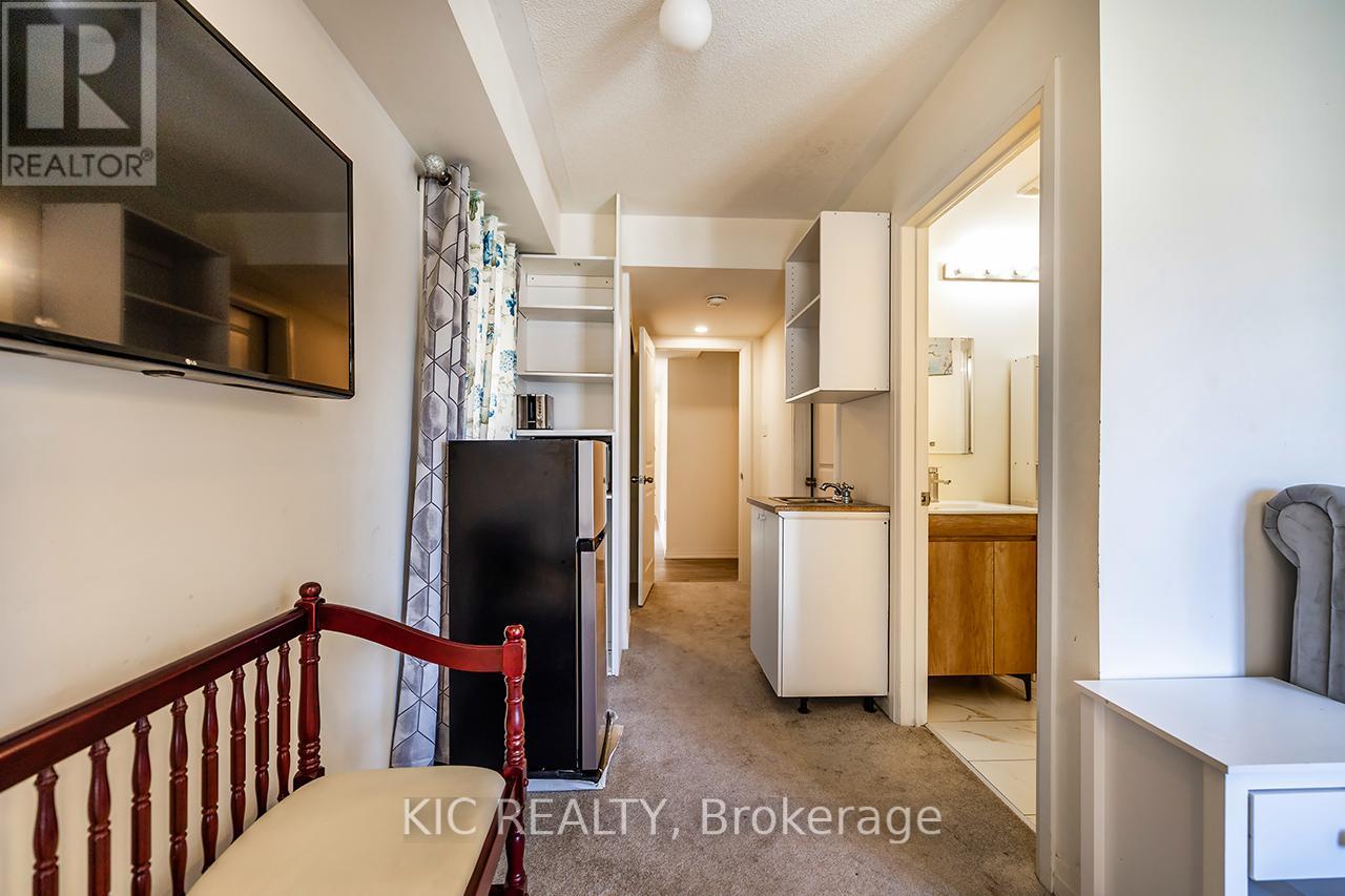 1557 GREEN ROAD - 39