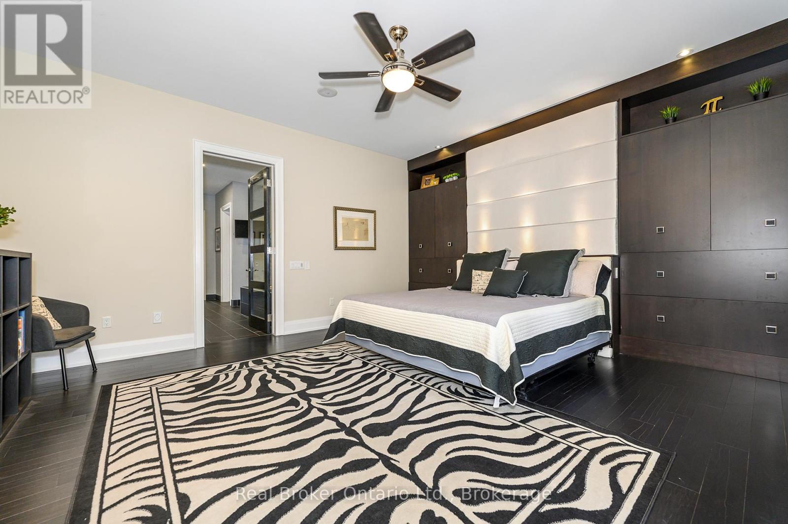 4507 LAKESHORE ROAD - 19