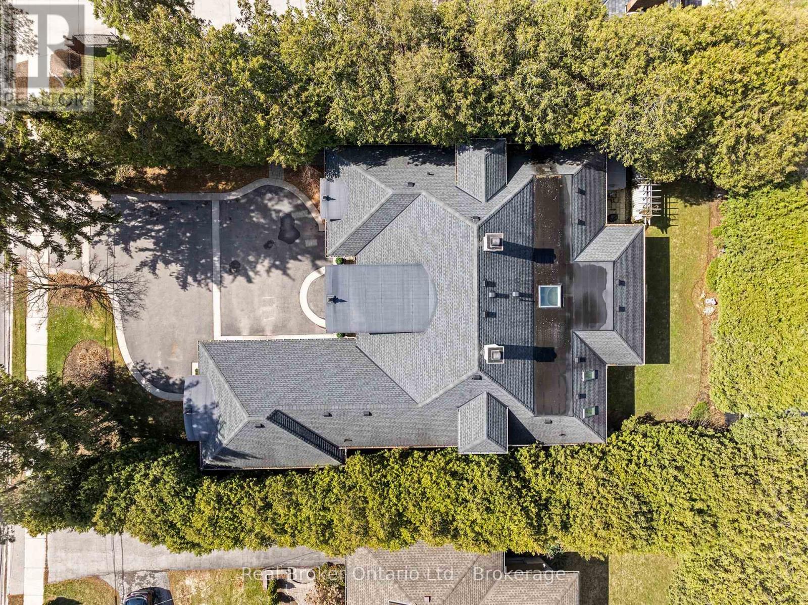 4507 LAKESHORE ROAD - 46