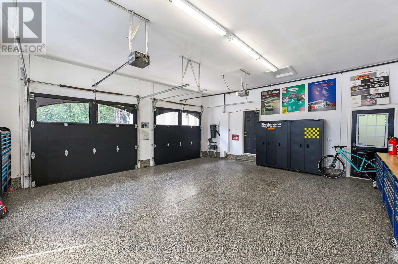 4507 LAKESHORE ROAD - 48