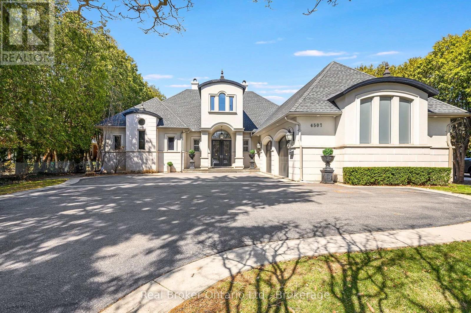 4507 LAKESHORE ROAD - 50