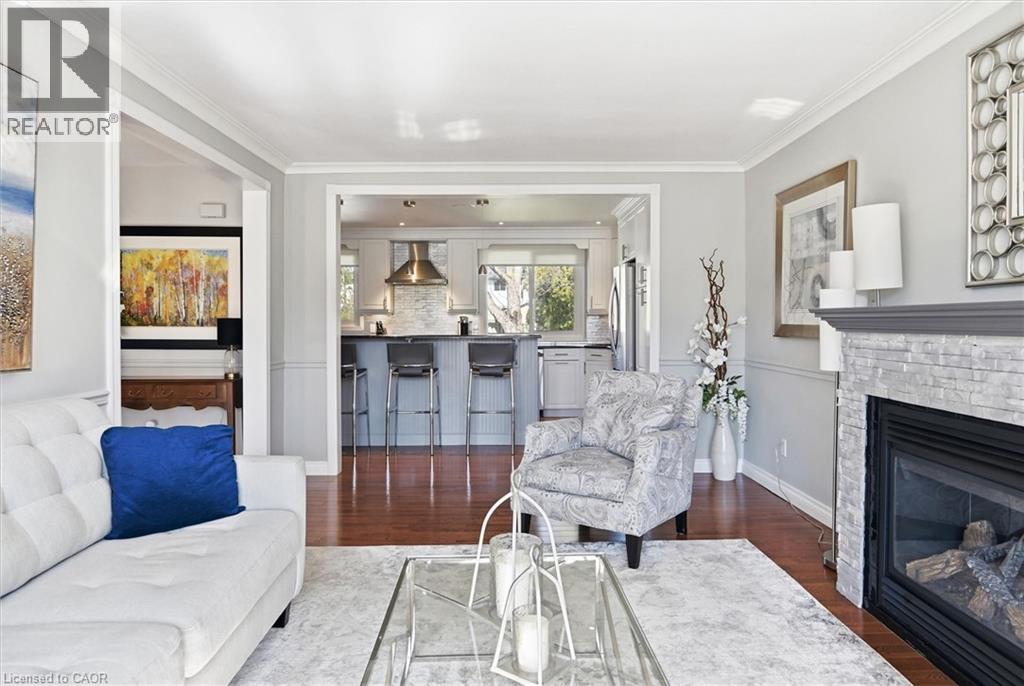 3299 SPRUCE Avenue - 10