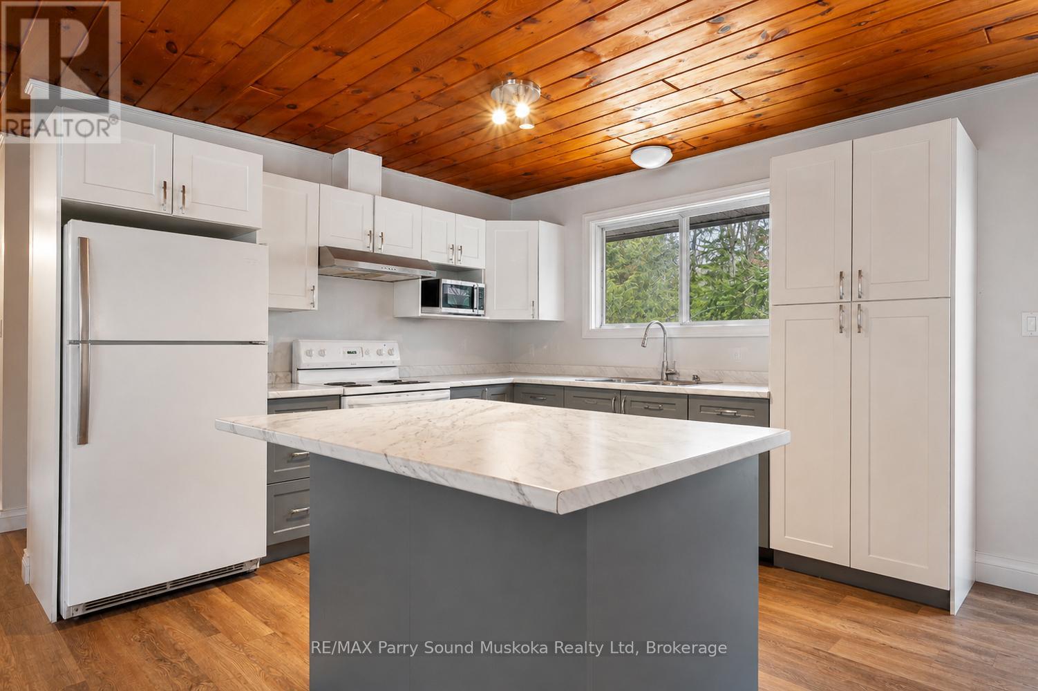 37 HUMPHREY DRIVE - 16