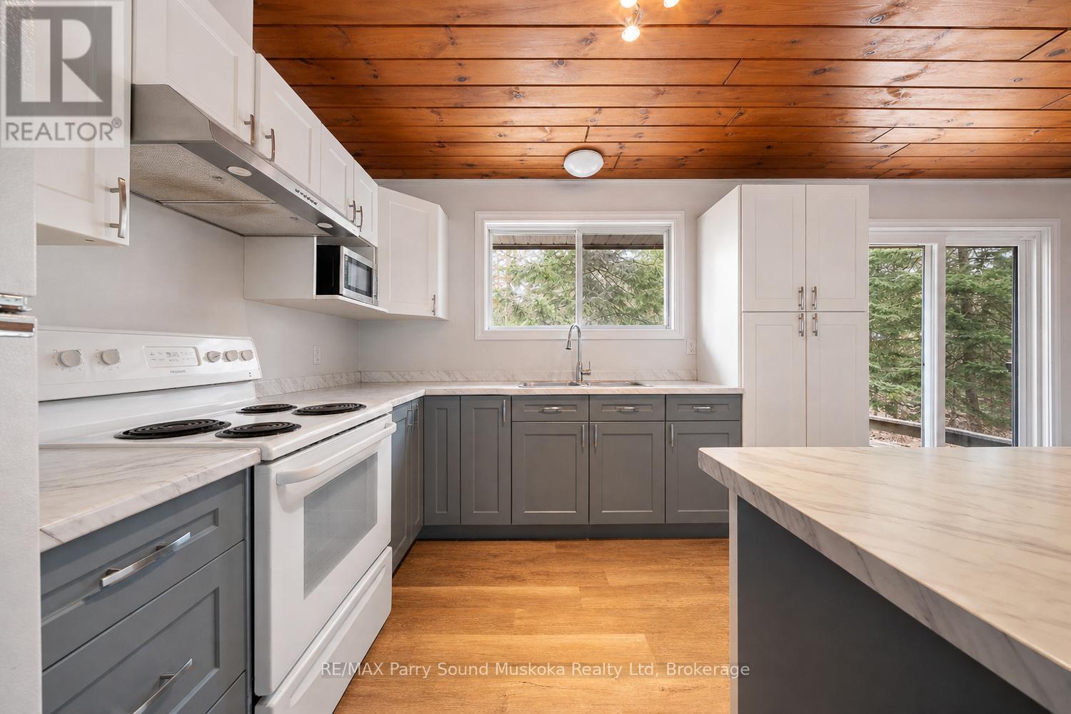 37 HUMPHREY DRIVE - 18