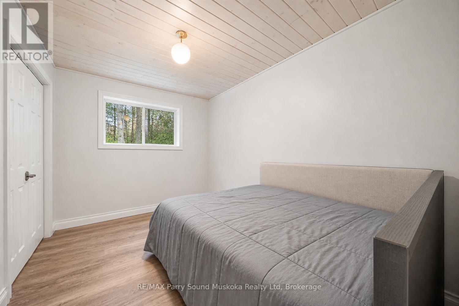 37 HUMPHREY DRIVE - 28