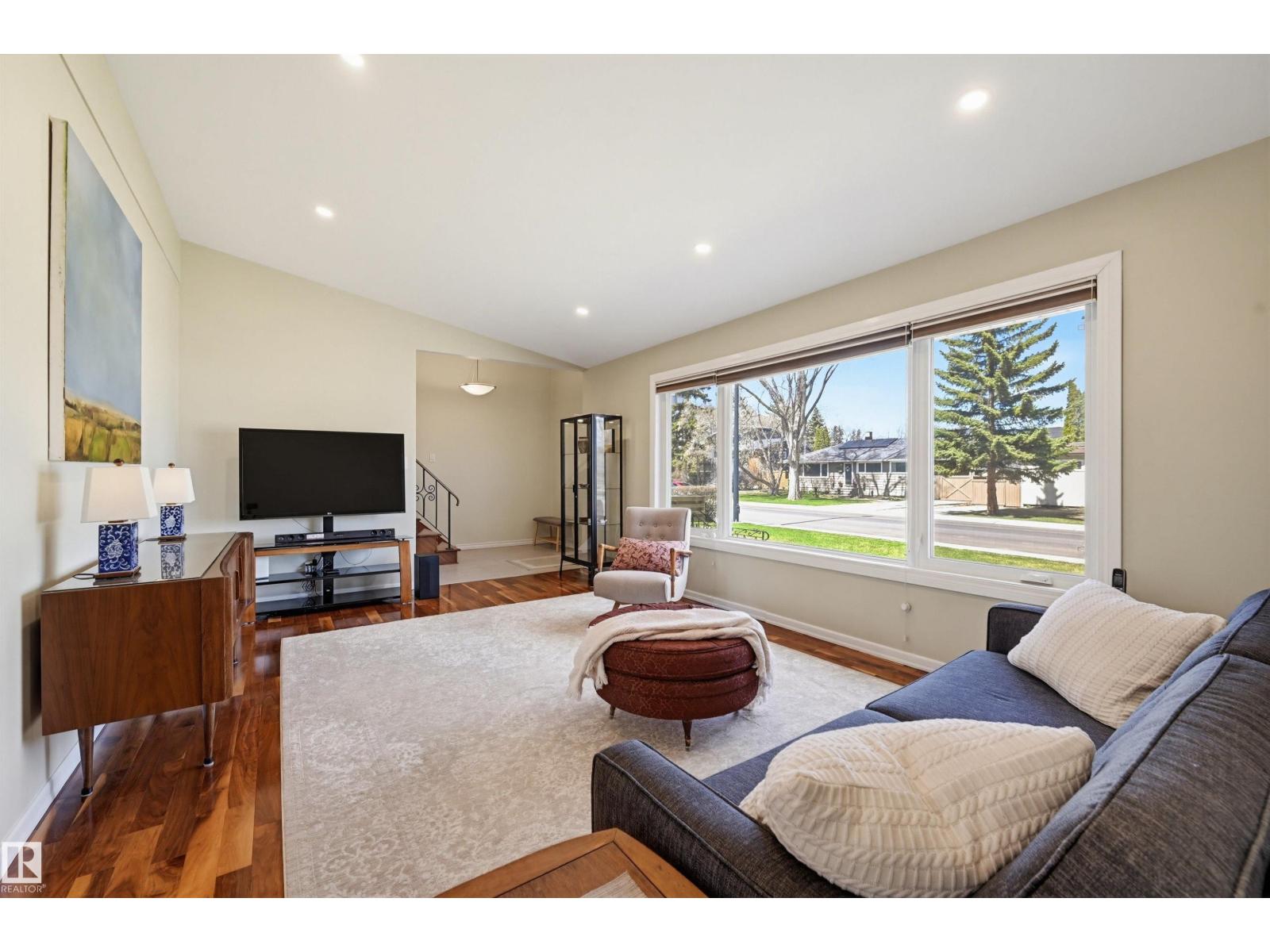 14521 85 AV NW - 6