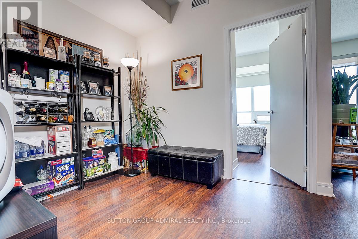 #1413 35 BRIAN PECK CRESCENT - 18