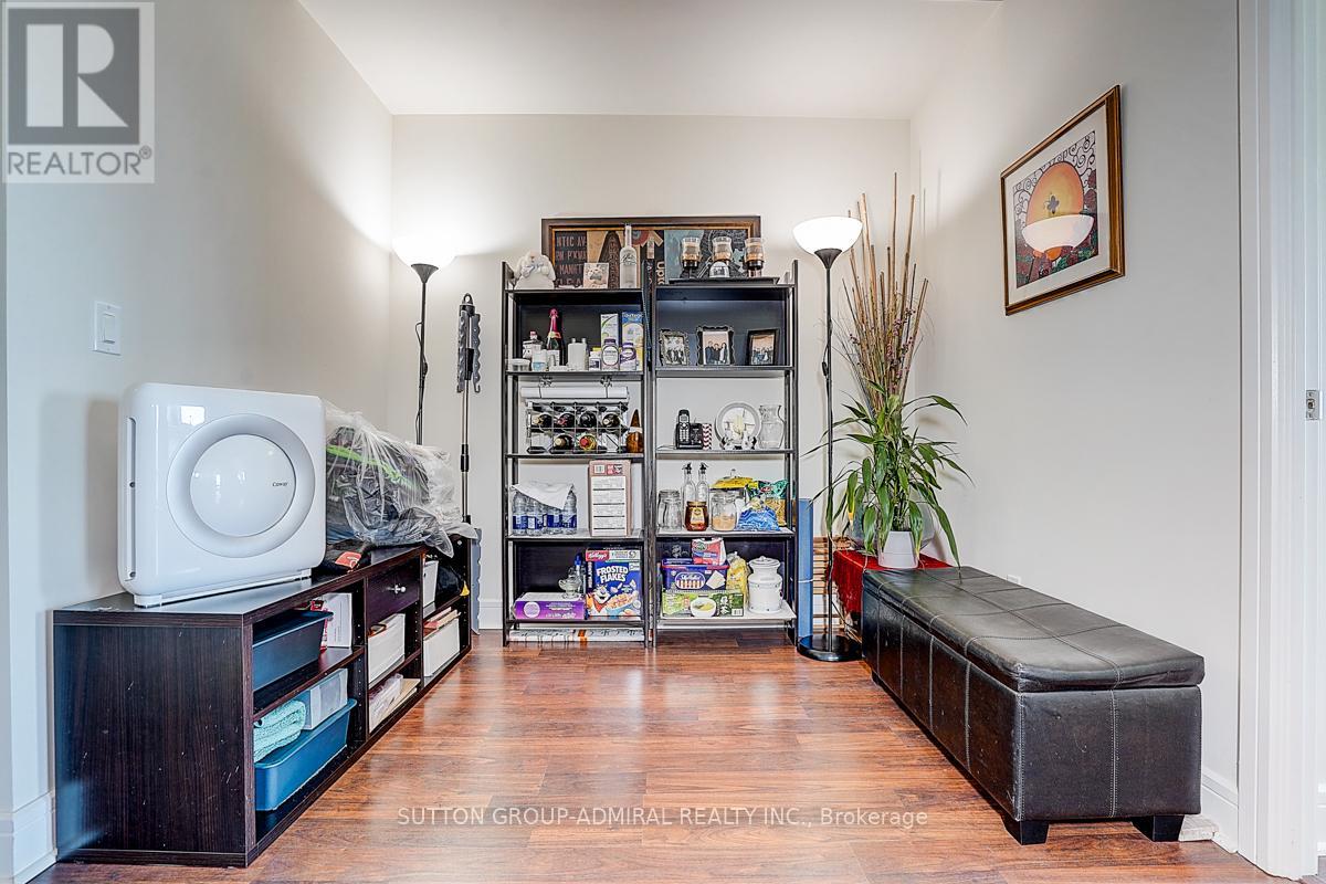 #1413 35 BRIAN PECK CRESCENT - 19