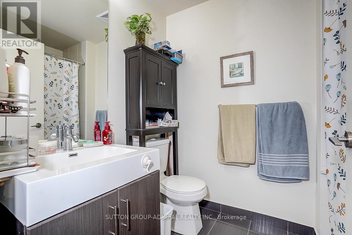 #1413 35 BRIAN PECK CRESCENT - 20
