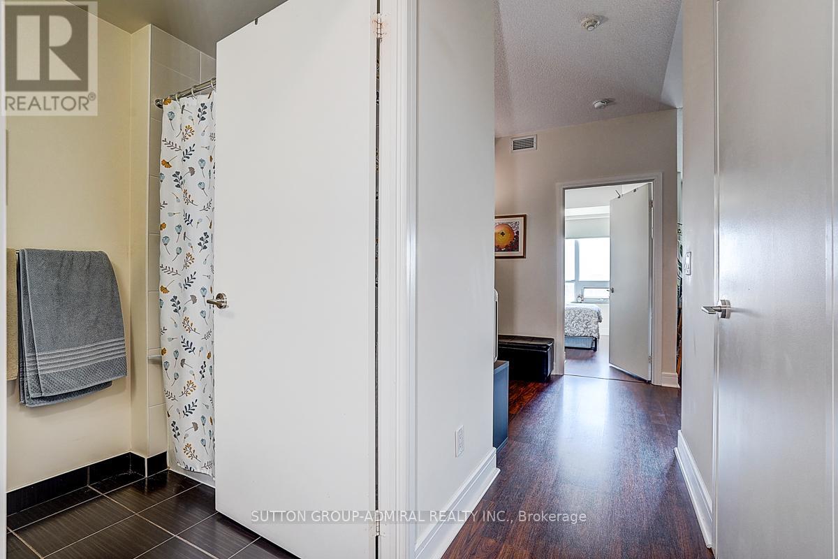 #1413 35 BRIAN PECK CRESCENT - 22