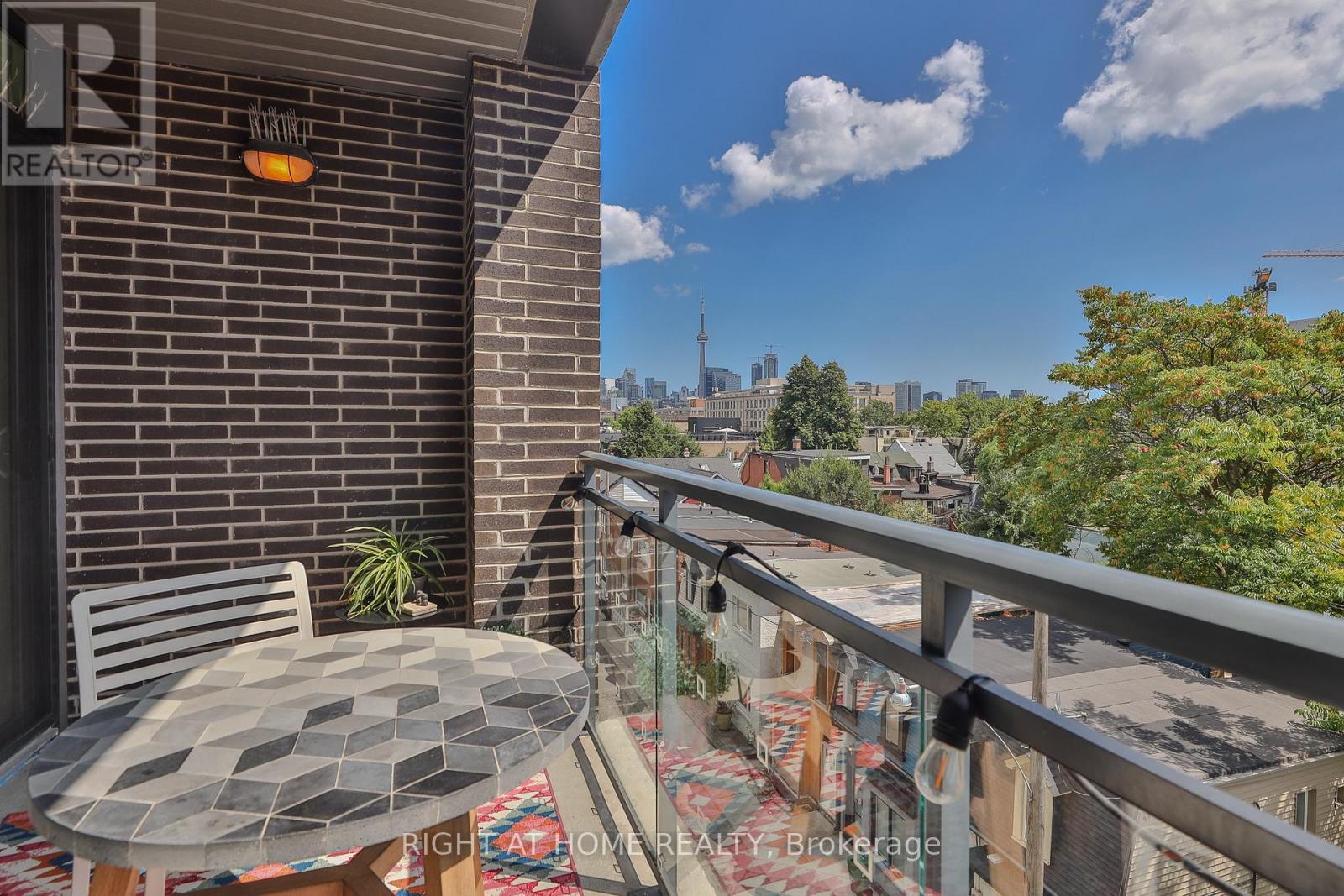#405 41 OSSINGTON AVENUE - 20