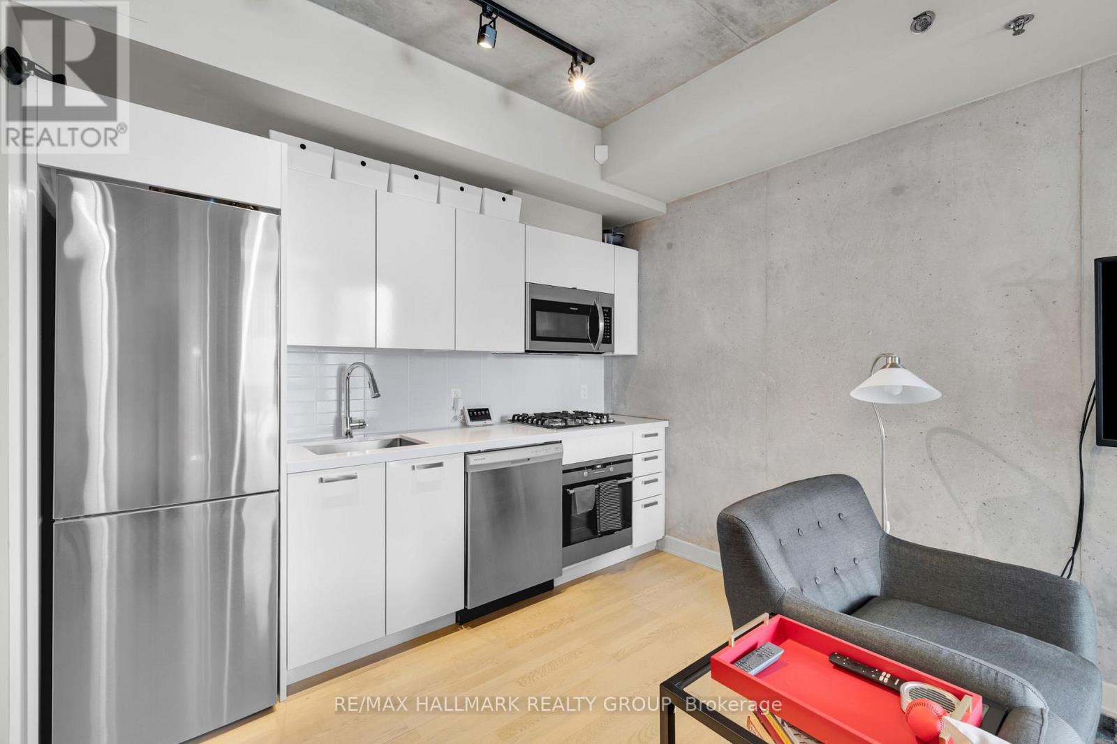 #601 203 CATHERINE STREET - 14