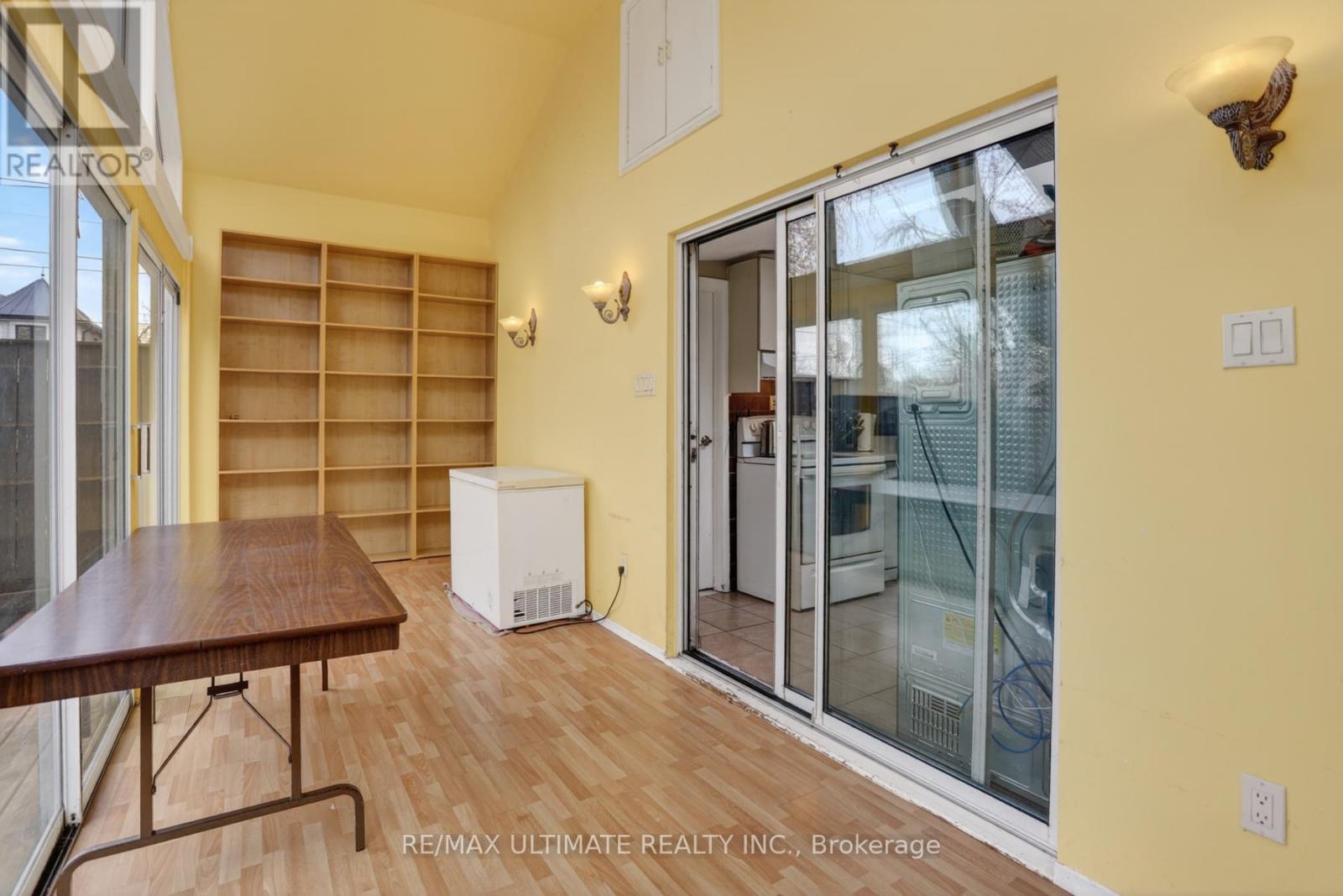 378 KENNEDY ROAD - 22