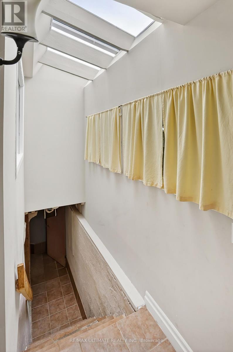 378 KENNEDY ROAD - 29
