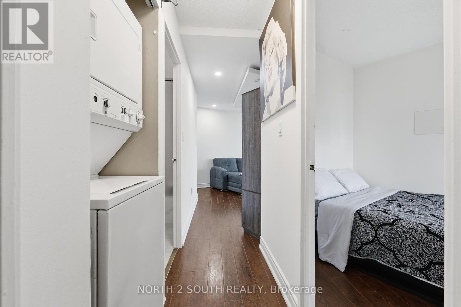 #505 270 QUEENS QUAY W - 10