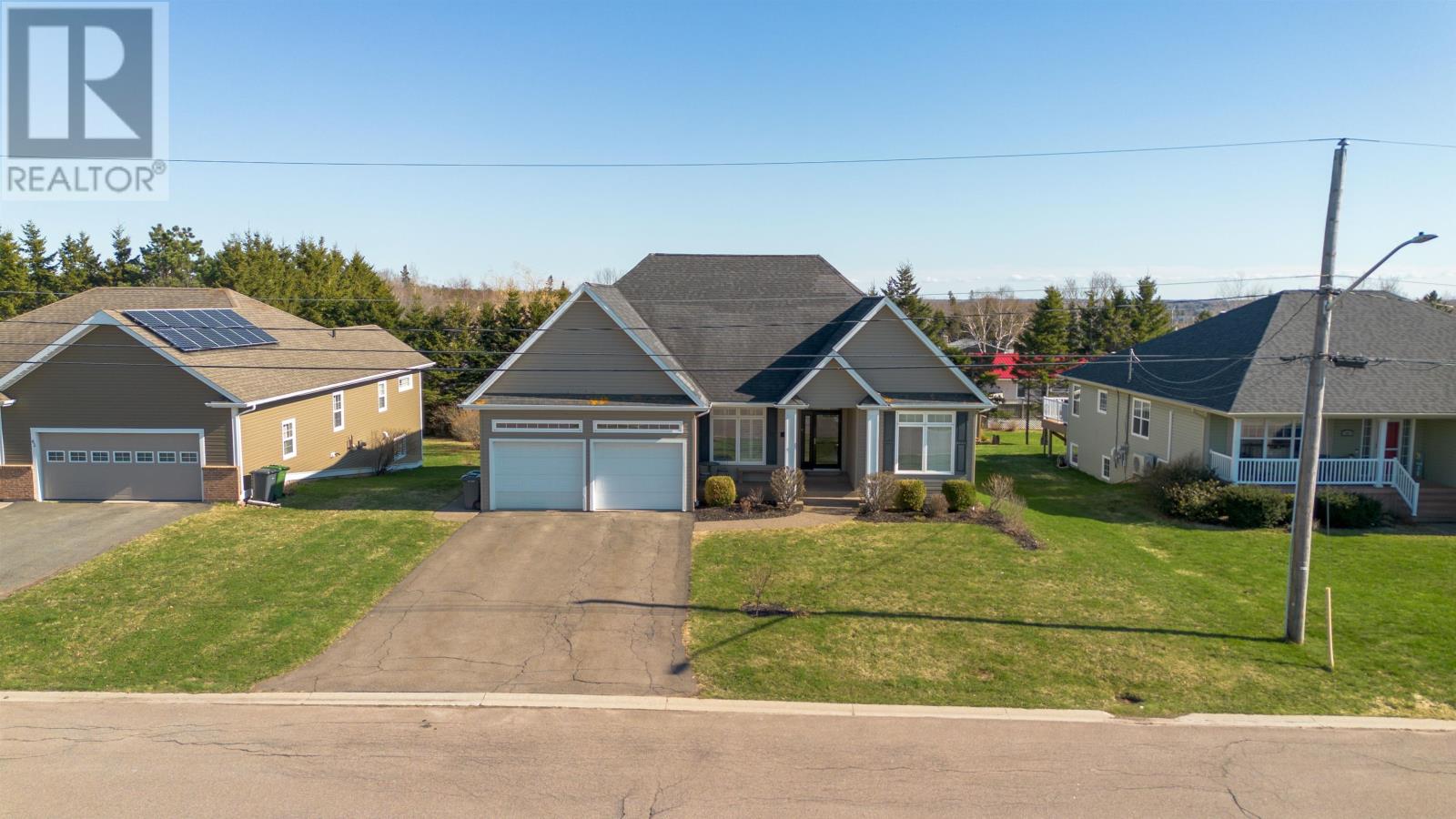 59 GARDINER Drive - Image 2