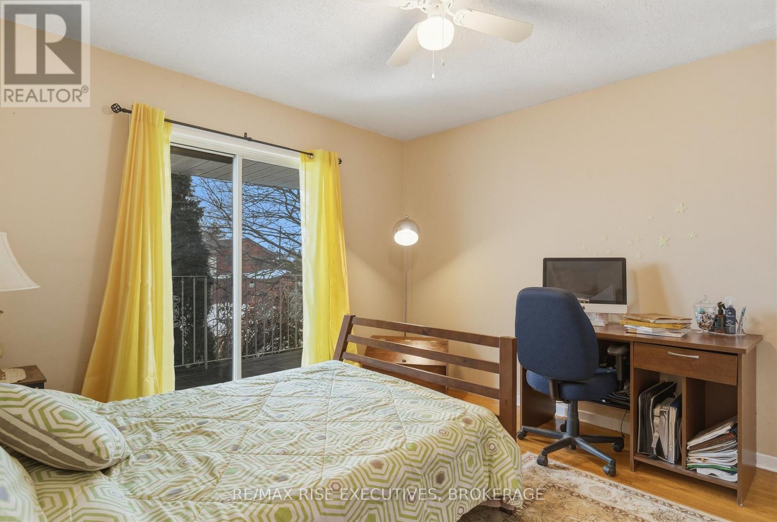 526 CANTERBURY CRESCENT - 30