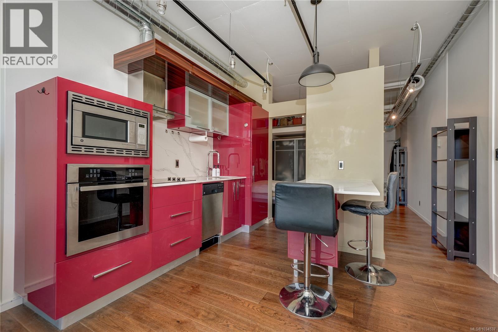 #436 1029 View St - 8