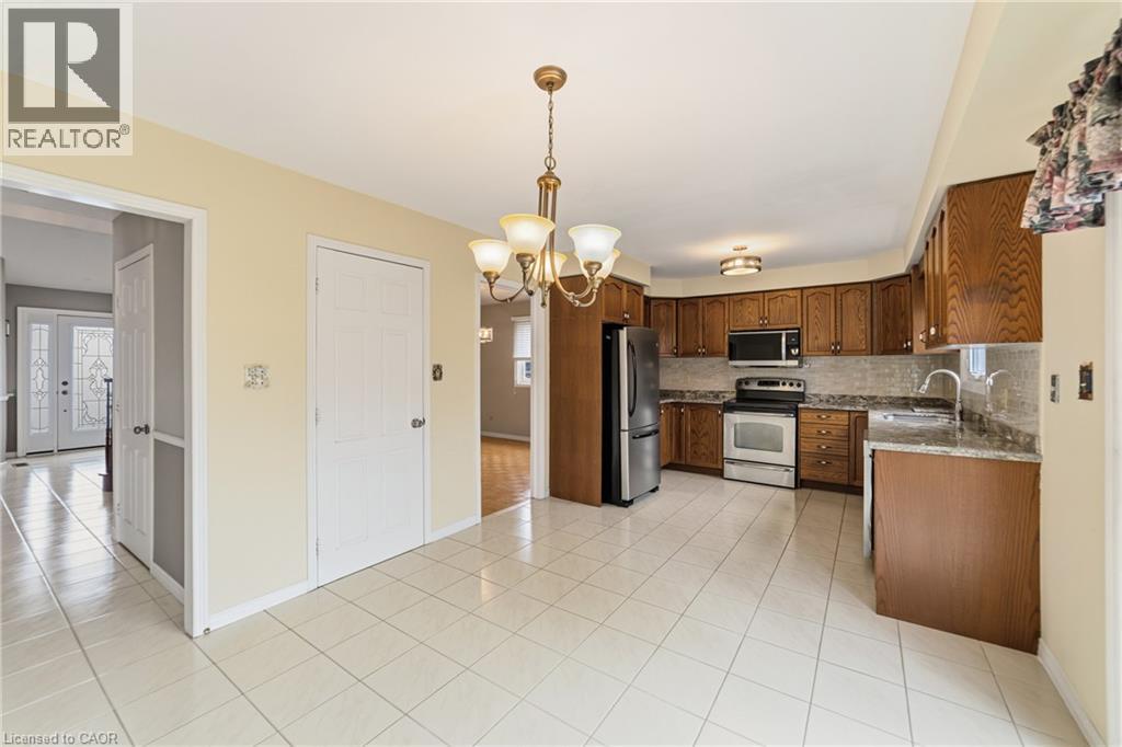 39 VALERA Drive, Stoney Creek, Ontario, L8E4X7 — Photo 16
