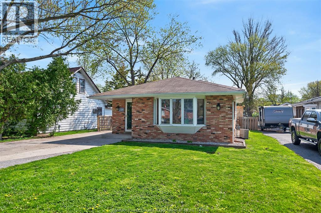226 EDGEWATER BOULEVARD, Tecumseh, Ontario, N8N2H2 — Photo 2