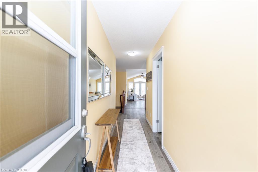 1 SUNNYDALE Court, Smithville, Ontario, L0R2A0 — Photo 3