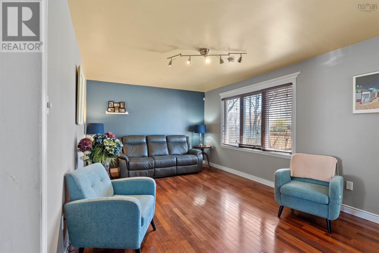 Property 30 of 49 of 15 Auburn Drive
