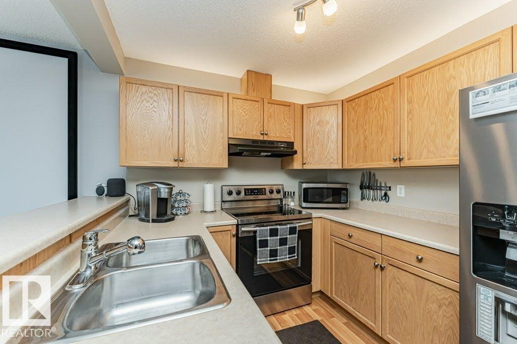 13806 38 ST NW NW, Edmonton