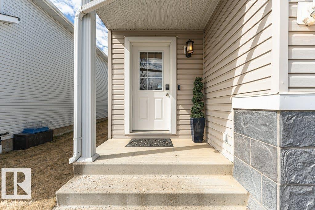 13806 38 ST NW NW, Edmonton