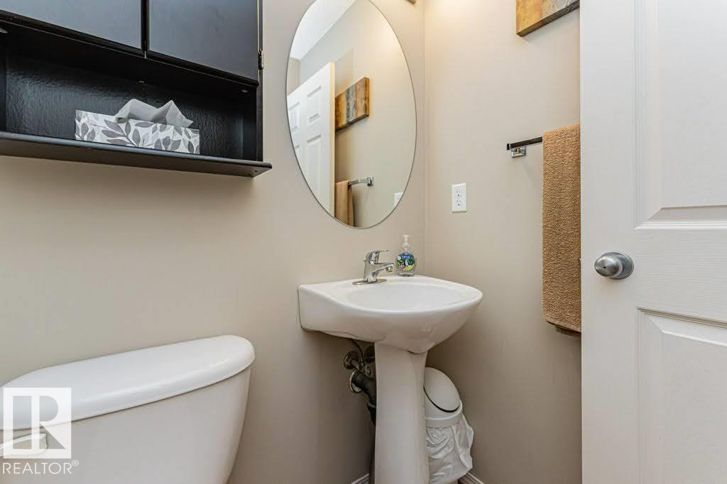 13806 38 ST NW NW, Edmonton