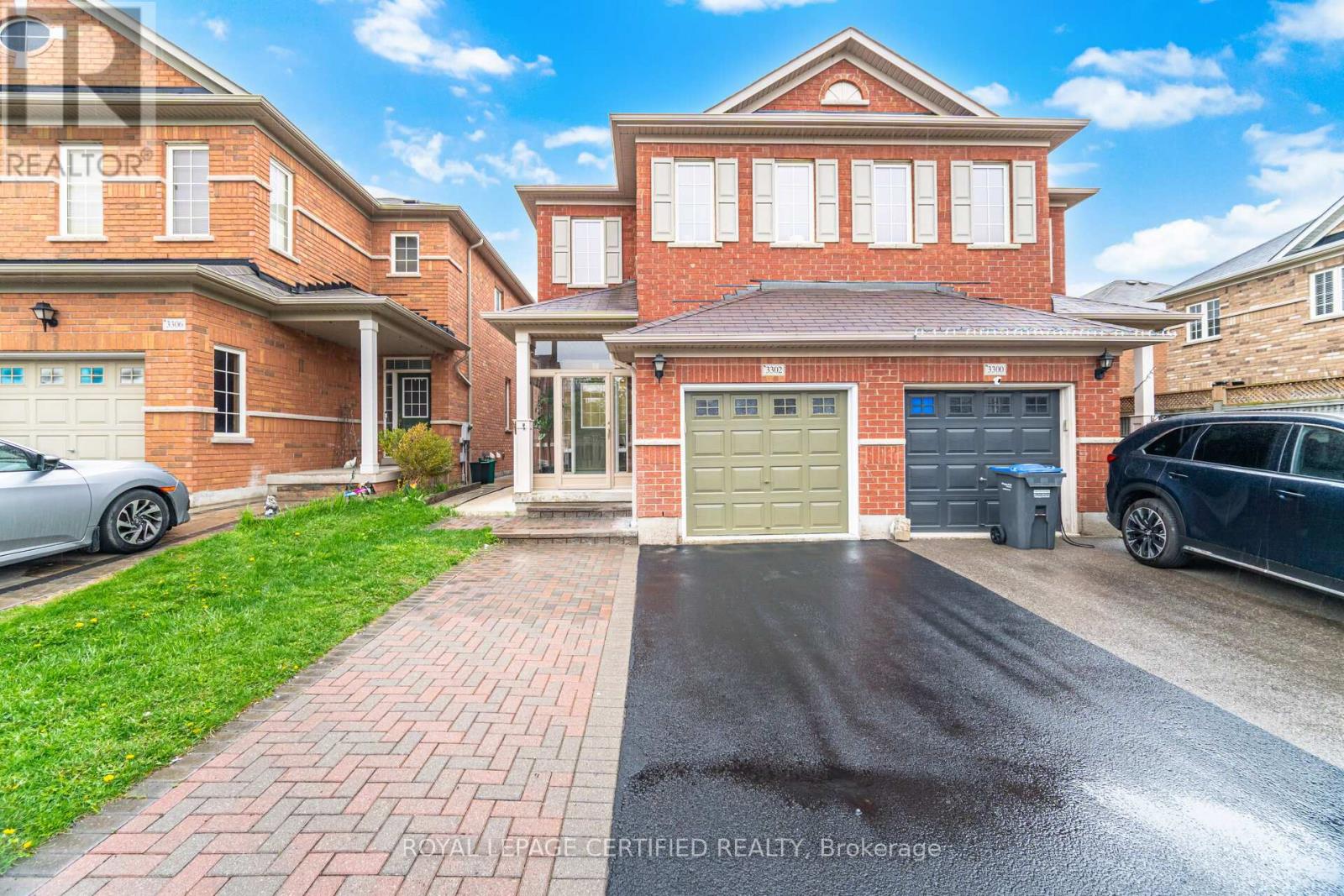 3302 STONEY CRESCENT - 1