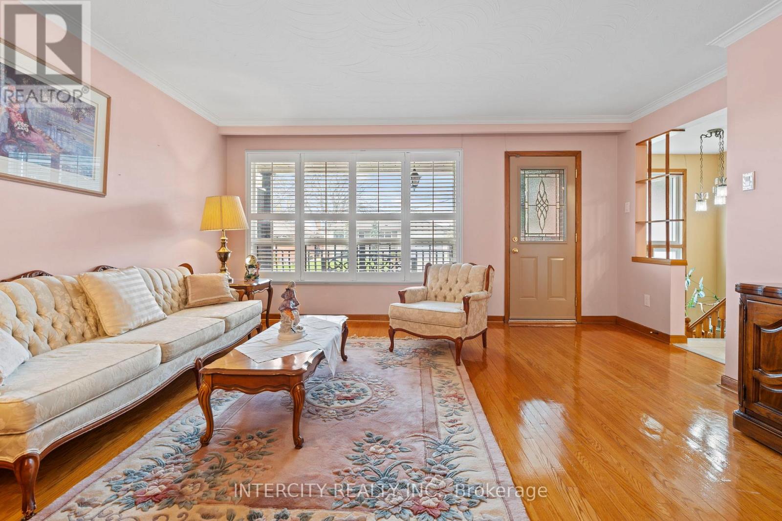 19 GADE DRIVE - 12