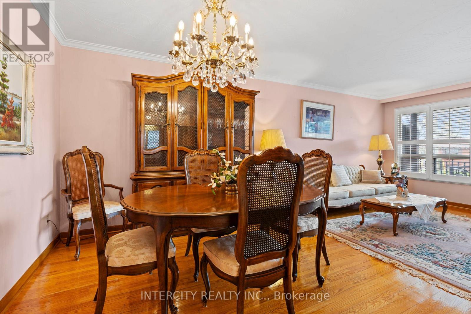 19 GADE DRIVE - 15