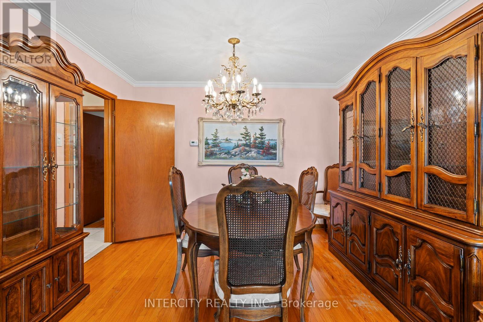 19 GADE DRIVE - 16