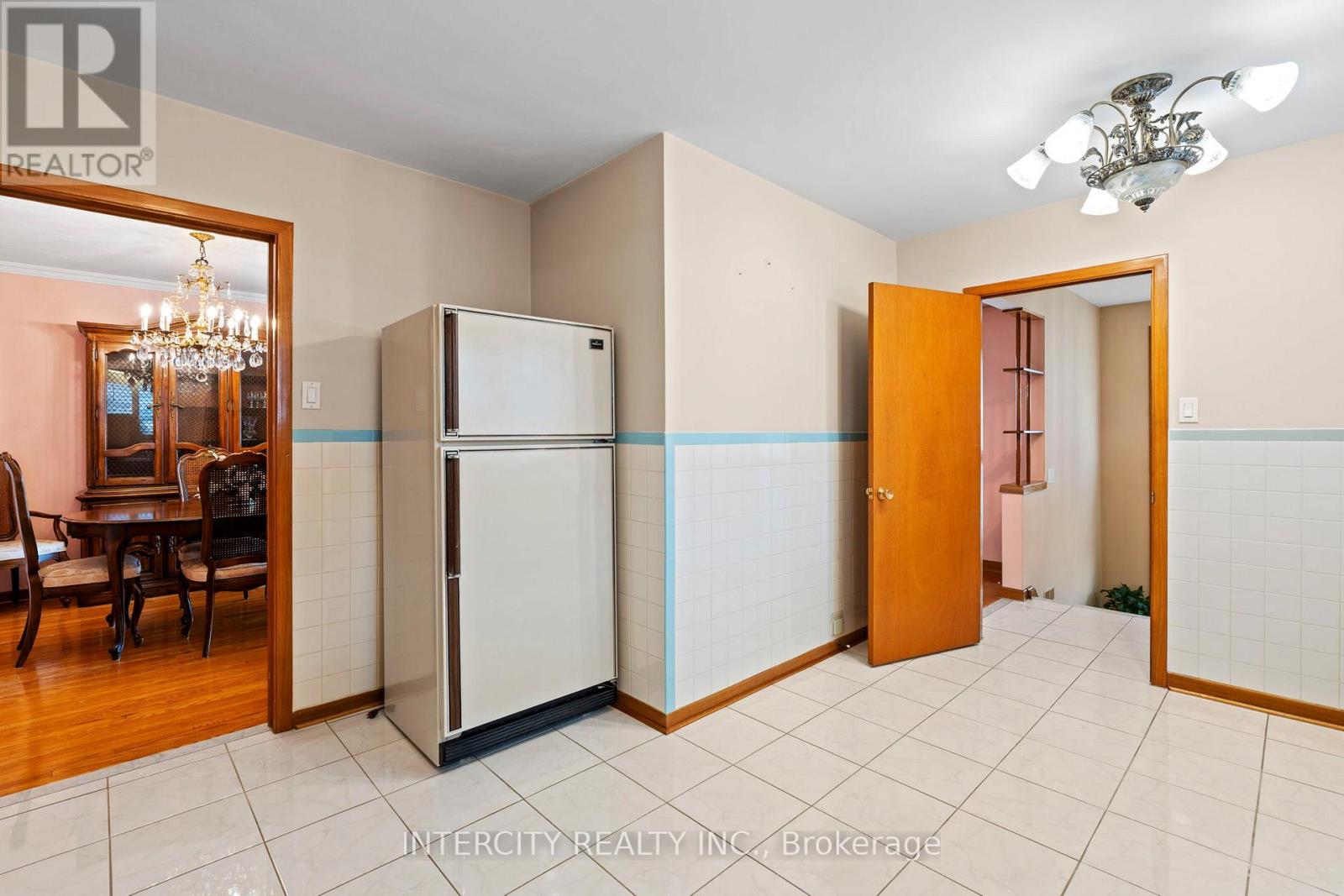 19 GADE DRIVE - 23