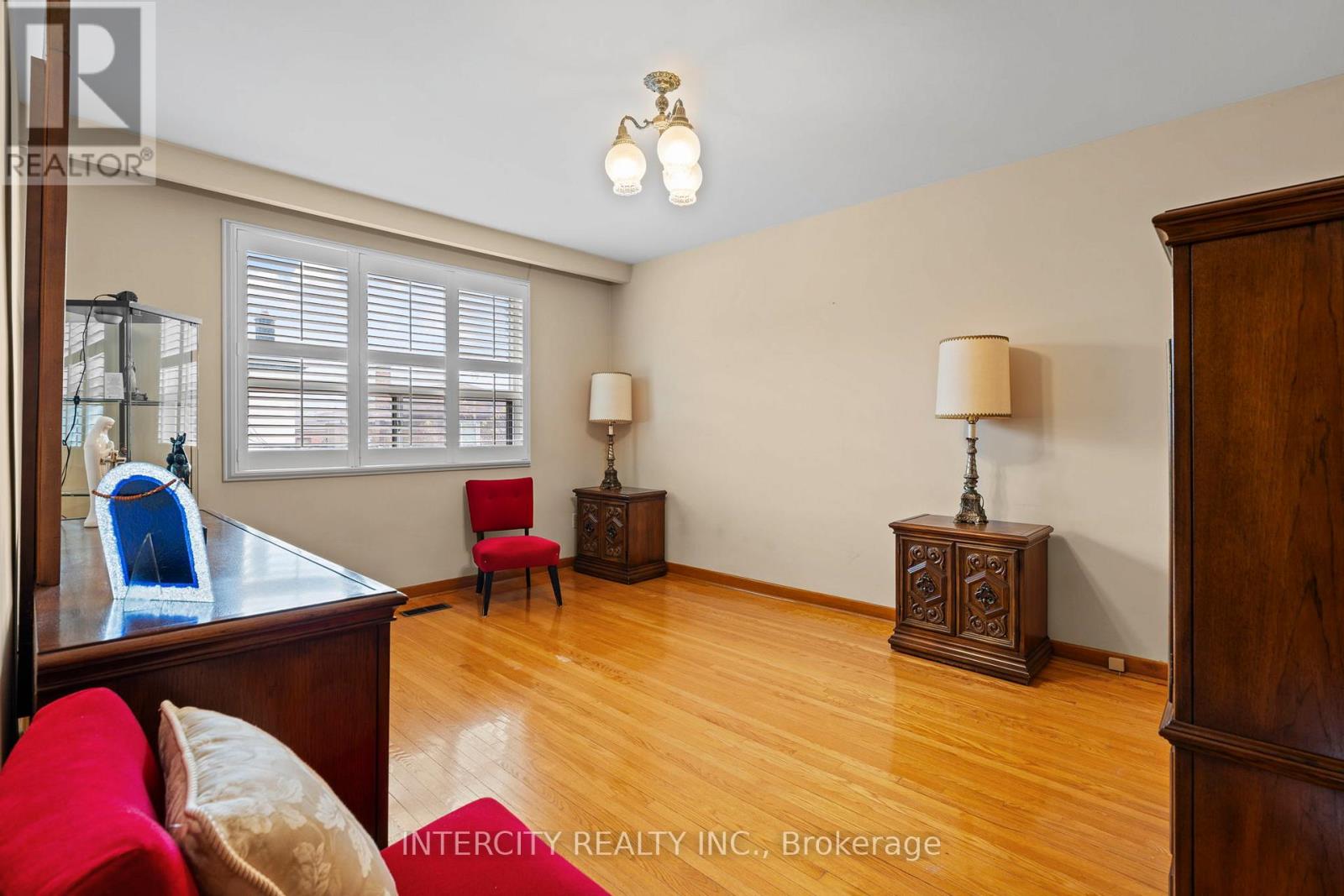 19 GADE DRIVE - 26
